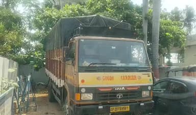 మనోహరాబాద్: 15 టన్నుల రేషన్ బియ్యం పోలీసులు పట్టివేత