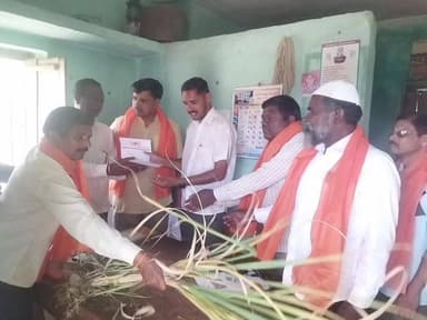 खटाव: वडूज येथे शेतकरी सेनेचे पाण्यासाठी पाटबंधारे कार्यालयात आंदोलन