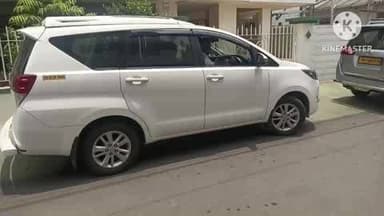 கரூர்: செந்தில் பாலாஜியின் நெருங்கிய நண்பர்களின் வீடு மற்றும் அலுவலகம் உள்ளிட்ட ஏழு இடங்களில் வருமான வரித்துறையினர் சோதனை