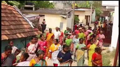 காட்பாடி: காட்பாடி சட்டமன்ற தொகுதியில் செங்கல் சூலையில் செங்கல் அறுத்து அமைச்சர் துரைமுருகனின் மருமகள் வாக்கு சேகரிப்பு