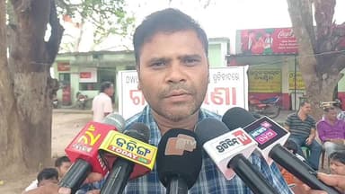 ଭଦ୍ରକ ଗ୍ରାମାଞ୍ଚଳ: ଆଉଟ ସୋର୍ସିଙ୍ଗ କର୍ମଚାରୀ ଛଟେଇ ଘଟଣା ରେ ପ୍ରତିକ୍ରିୟା ରଖିଲେ, ସଙ୍ଘ ସଭାପତି