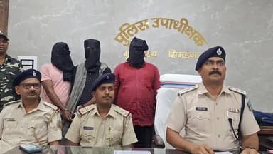 कुरडेग: कुरडेग रेंगारबहार में प्रतिबंधित पशु मामले में तीन गिरफ्तार, प्रेस कांफ्रेंस के बाद जेल भेजे गए