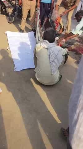 रायबरेली जनपद के जगतपुर थाना क्षेत्र के अंतर्गत लक्ष्मणपुर में आज एक भीषण सड़क हादसा