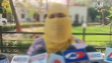 कानपुर: पत्नी ने पति और उसके साथी पर बलात्कार और जबरन देह व्यापार कराने का आरोप लगाते हुए पुलिस कमिश्नर कार्यालय पहुंची