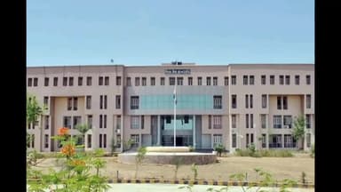 દાહોદ: દાહોદ જિલ્લામાં મતદાન પૂર્વે ૪૮ કલાક માટે ચૂંટણી પ્રચાર પર પ્રતિબંધ ફરવામાં આવ્યો