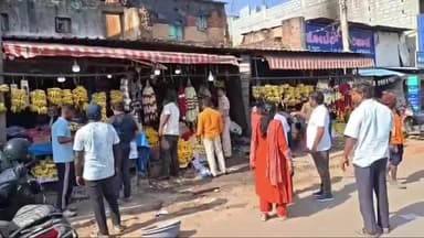 ಕುಣಿಗಲ್: ಪಟ್ಟಣದಲ್ಲಿ ಫುಟ್ಪಾತ್ ಅತಿಕ್ರಮಣ ಮಾಡಿದ್ದ ಅಂಗಡಿಗಳ ತೆರವು