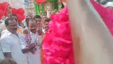 திருக்கழுக்குன்றம்: திருக்கழுக்குன்றத்தில் பாட்டாளி மக்கள் கட்சி வேட்பாளர் வாக்குகளை சேகரித்தார்