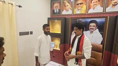 விழுப்புரம்: *திருக்கோவிலூரில் செருப்பு (காலணி) சின்னத்தில் போட்டியிடும் ஆம் ஆத்மி கட்சியில் மாவட்ட பொறுப்பாளர் மற்றும் சுயேச்சை வேட்பாளர் திமுகவிற்கு ஆதரவு: எந்தவ