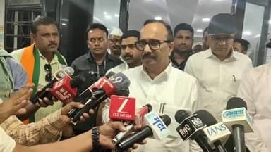 नांदेड: चार मुलाच्या मृत्यू प्रकरणी मनपाच्या दोन अधिकाऱ्यावर कारवाई केले पालकमंत्री अतुल सावे जिल्हाधिकारी कार्यालय येथे म्हणाले