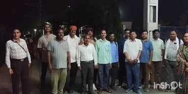 केवलारी: मुख्यमंत्री अनुरोध यात्रा: केवलारी ब्लॉक के शिक्षकगण ट्रेन से भोपाल रवाना