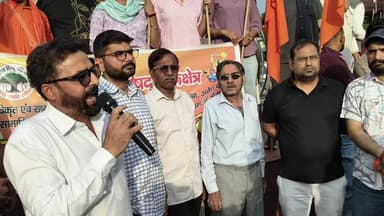 जेहादियों के खिलाफ भड़का विश्व हिन्दू परिषद व बजरंग दल