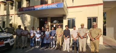 रेंज स्तरीय क्विज प्रतियोगिता के विजेताओं से मिले जिला पुलिस अधीक्षक; मयंक साहू एवं टीम को दी बधाई।
#rajsamandpolice @...
