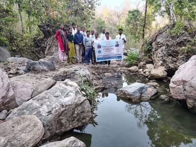 ➡️ #जल_गंगा_संवर्धन_अभियान: ग्रामीणों ने डेढ़ कुंटल पॉलिथीन युक्त कचरे को एकत्रित कर जठान देव स्थल को किया स्वच्छ
मुख्य...