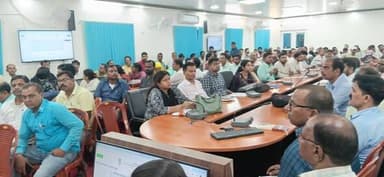 🗓 स्व-गणना (Self Enumeration): 17 अप्रैल 2026 से 01 मई 2026
🏠 घर-घर सर्वेक्षण: 02 मई 2026 से 31 मई 2026
इस दौरान जनगणना ...