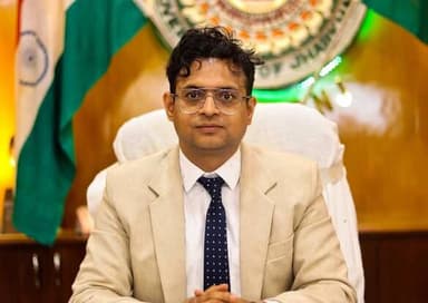 🔴 ब्रेकिंग न्यूज़ | हजारीबाग
झारखंड सरकार ने प्रशासनिक स्तर पर बड़ा फेरबदल किया है। कई जिलों के पुलिस अधीक्षक (SP) और उ...