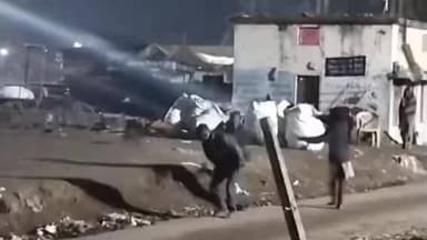 नरसिंहपुर: इतवारा बाजार में अपराधियों ने युवक पर बरसाए डंडे, वीडियो वायरल