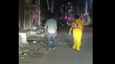 छतरपुर नगर: छतरपुर: मऊदरवाजा के पास सड़क पर पति-पत्नी के बीच मारपीट, सोशल मीडिया पर वीडियो वायरल होने से मचा हड़कंप