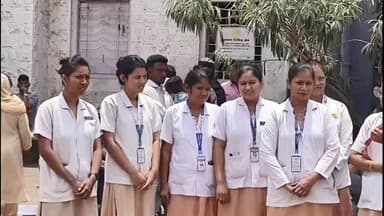 धुळे: अधिसेविकेकडून महिला कर्मचाऱ्याला कथित मारहाण; धुळे जिल्हा रुग्णालयात परिचारिकांचे तीव्र निषेध आंदोलन..