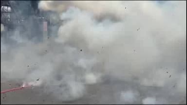 காட்பாடி: தொகுதி மறு வரையறை மசோதா தோல்வி காட்பாடி சித்தூர் பேருந்து நிலையத்தில் முதல்வருக்கு நன்றி தெரிவித்து திமுகவினர் கொண்டாட்டம்