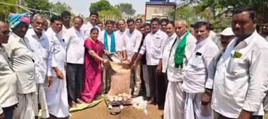 నిర్మల్: సోన్ మండల కేంద్రంలో మొక్కజొన్న కొనుగోలు కేంద్రాన్ని ప్రారంభించిన ఏఎంసీ చైర్మన్ సోమా భీమ్ రెడ్డి
