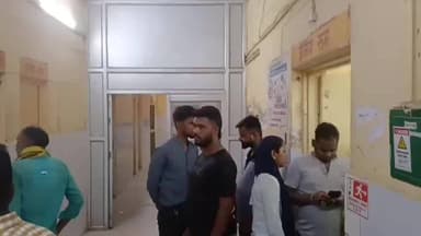 बस्ती: पुरानी बस्ती थाना क्षेत्र में रेलवे स्टेशन के पास दुकानदारों ने एक व्यक्ति पर मारपीट का आरोप लगाया