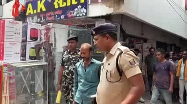 हाजीपुर: हाजीपुर में जुए के अड्डे पर पुलिस की छापेमारी, कई गिरफ्तार