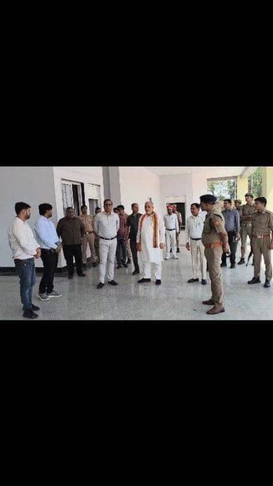 शाहजहांपुर वित्त #मंत्री_सुरेश_कुमार_खन्ना, शाहजहांपुर #जिला_अधिकारी धर्मेंद्र प्रताप सिंह द्वारा #सैटलाइट_बस_अड्डा का ...