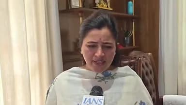 अमरावती: महिला बिल लोकसभेत पडताच माजी खासदार नवनीत राणा आक्रमक