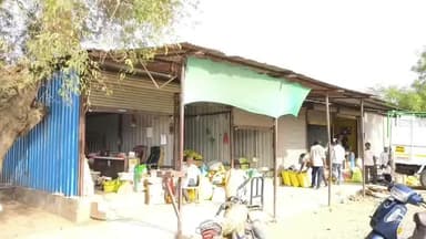 तळोदा: कॉलेज रस्त्यावरील लक्ष्मी ट्रेडर्स या धान्य दुकानात धाडसी चोरी