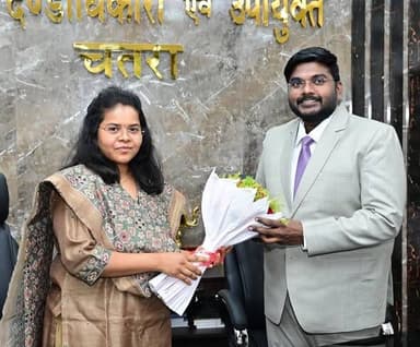 रवि आनंद ने चतरा के 40वें उपायुक्त के रूप में पदभार ग्रहण किया, विभिन्न शाखाओं का किया निरीक्षण