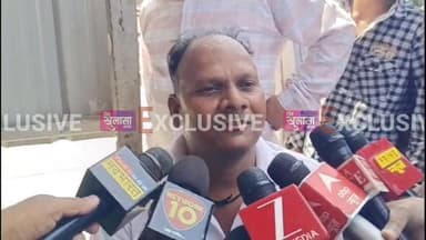 झांसी के वीरांगना रानी लक्ष्मीबाई रेलवे स्टेशन के प्लेटफार्म 4/5 पर बनी लिफ्ट में स्टाफ व यात्री फंसे, मचा हड़कंप #railw...