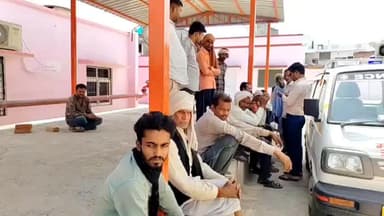 महोबा: महोबा के प्रेमनगर के पास डंफर की टक्कर से बाइक सवार मजदूर की हुई मौत, पुलिस ने शव का कराया पोस्टमार्टम