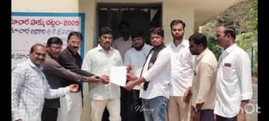 జూలూరుపాడు: రాష్ట్రపతి ఉత్తర్వులు రద్దు చేయాలని దళిత క్రైస్తవులు జూలూరుపాడు తాసిల్దార్ కు వినతిపత్రం అందజేత