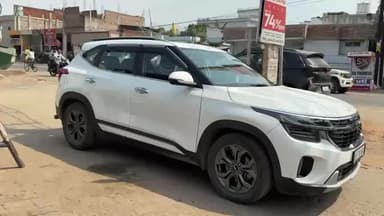 गोड्डा: गोड्डा-भागलपुर रोड स्थित बद्री पेट्रोल पंप पर 47 लीटर की टंकी में 60 लीटर डीजल भरने का आरोप, विवाद