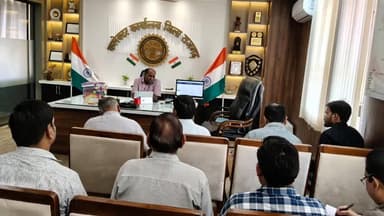 राजगढ़: राजगढ़: कलेक्टर गिरीश कुमार मिश्रा की मौजूदगी में हुई गेहूं उपार्जन की बैठक