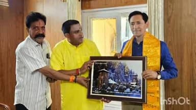 अल्मोड़ा: जागेश्वर धाम में मूलभूत सुविधाओं को सुदृढ़ करने की मांग को लेकर कुमाऊं आयुक्त को सौंपा ज्ञापन