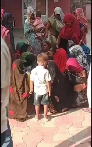 घाटमपुर: अनियंत्रित होकर बाइक खंभे से टकराई, एक युवक की मौत, उसका बहनोई गंभीर रूप से घायल