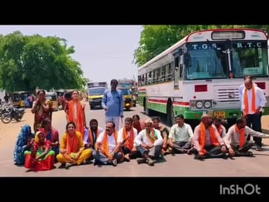 చెన్నూరు: ప్రధాని మోదీ మహిళలకు 33% రిజర్వేషన్లు కల్పించేందుకు ప్రయత్నిస్తుండగా కాంగ్రెస్ అడ్డుకుందని బిజెపి నాయకులు ఆరోపించారు.