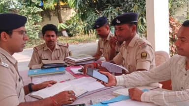 सिमरी बख्तियारपुर: अनुमंडल पुलिस पदाधिकारी सिमरी बख्तियापुर ने बसनही थाना में लंबित मामलों की समीक्षा की