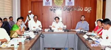 కొత్తగూడెం: ఏడు రోజుల సంక్షేమ వారాన్ని సమర్థవంతంగా అమలు చేయాలని కలెక్టర్లకు సూచించిన రాష్ట్ర ప్రభుత్వ ప్రధాన కార్యదర్శి