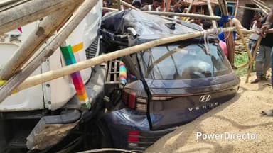 सारवां: भंडारो वर्मा मोड़ के पास हाईवा ने कार को मारी टक्कर, 50 फीट दूर शादी के पंडाल में रुकी, टला बड़ा हादसा