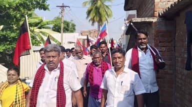 அரூர்: அரூர் பகுதியில் திமுக வேட்பாளர் சண்முகம் வாக்கு சேகரிப்பு