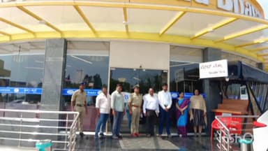 ಮುಳಬಾಗಿಲು: ಹನುಮನಹಳ್ಳಿ ಬಳಿ ಎ ಟು ಬಿ ಹೋಟೆಲ್ ಮೇಲೆ ಟಾಸ್ಕ್ ಪೋರ್ಸ್ ದಾಳಿ