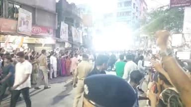 বালি-জগাছা: তৃণমূল কংগ্রেস প্রার্থীদের সমর্থনে হাওড়া ময়দান থেকে পিলখানা পর্যন্ত পদযাত্রা উপস্থিত মমতা বন্দ্যোপাধ্যায়