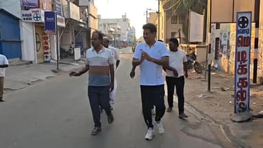 விழுப்புரம்: திருக்கோவிலூரில் மீன் மார்கெட் அமைத்து தரப்படும் என கூறி திமுக வேட்பாளர் பொன் கௌதம சிகாமணி நடை பயிற்சி மேற்கொண்டு வாக்கு சேகரித்தார்