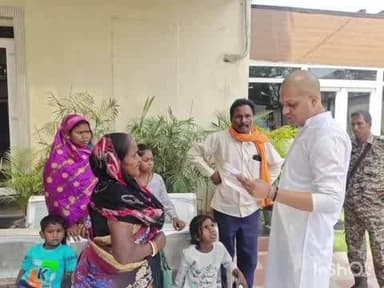 जरीडीह: पूर्व विधायक श्रीमती बबीता देवी ने सुरजडीह नीचे टोला में 200 KVA विद्युत ट्रांसफॉर्मर का किया उद्घाटन