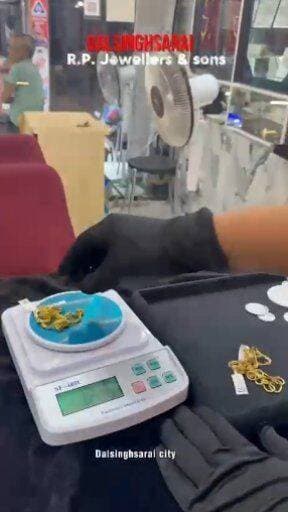 #दलसिंहसराय शहर के मेन बाजार में स्थित आर पी ज्वेलर्स में सोना के बारे में जाने समझे और करें खरीददारी...
#दलसिंहसराय #स...