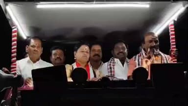 மதுராந்தகம்: மதுராந்தகம் சட்டமன்ற தொகுதிக்கு உட்பட்ட பகுதிகளில் அதிமுக வேட்பாளர் இரட்டை இலை சின்னத்திற்கு வாக்குகளை சேகரித்தார்