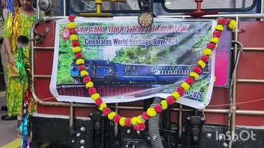 மேட்டுப்பாளையம்: மேட்டுப்பாளையம் மலை ரயில் தொடங்கப்பட்ட 153 ஆண்டுகள் ஆனதை ஒட்டி கேக் வெட்டி கொண்டாடிய ரயில்வே நிர்வாகம்