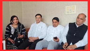 डीसी पलवल हरीश कुमार वशिष्ठ के समर्थन में उतरे पलवल बार के प्रधान जोगिंदर चौहान और पूर्व प्रधान सुनील डागर
#NayabSinghS...